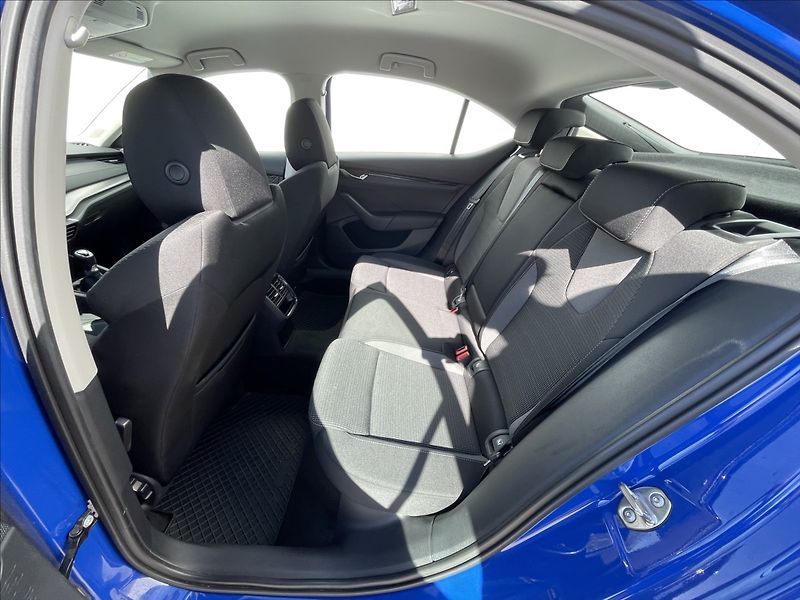 Škoda Octavia 1,0 TSI Ambition Plus KESSY - fotka 16 z 24