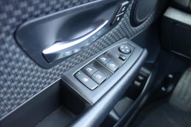 BMW Řada 2 218i,1 MAJ.,SERV.KN.,7MÍST. - fotka 40 z 43