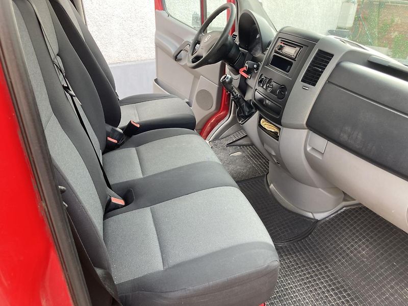 Volkswagen Crafter (2015) 2.0TDI 7MÍST SKLOPKA 1MAJ ČR ! - fotka 16 z 23