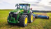 John Deere řady 8R pro rok 2026.