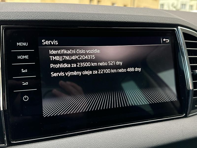 Škoda Karoq 2,0TDi 110kW BUSINESS - fotka 23 z 25