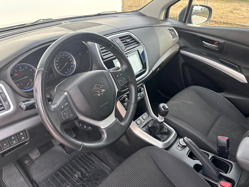 Suzuki SX4 S-Cross 1,4 BoosterJet Premium AllGrip - fotka 11 z 28