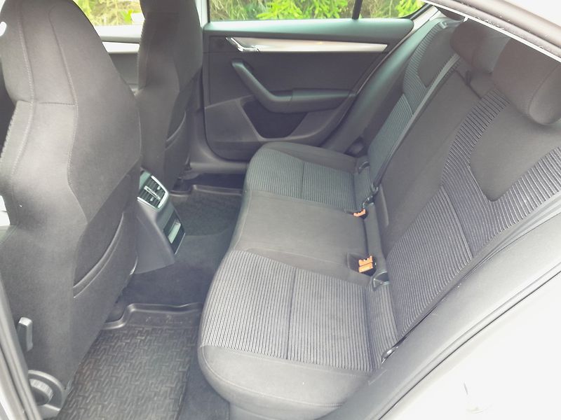 Škoda Octavia 2.0 TDI 4x4 110 kW - fotka 8 z 24