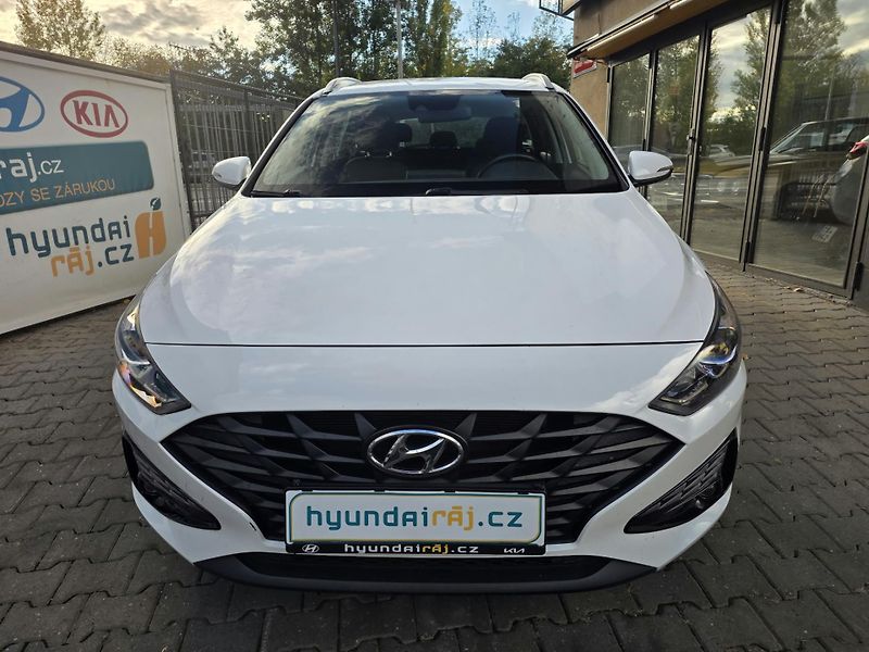Hyundai i30 1.6-SPOTŘEBA CCA 5l/100-KAMERA - fotka 3 z 9