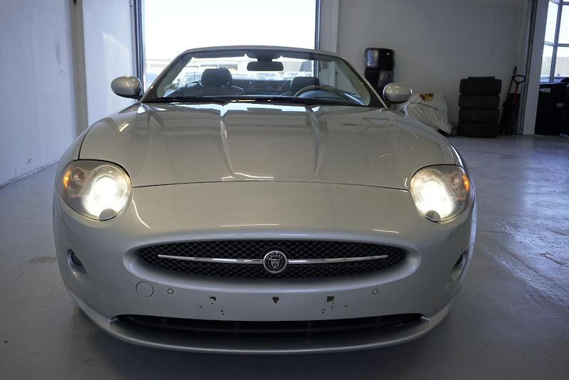 Jaguar XK 4.2 V8 kabrio - fotka 2 z 30