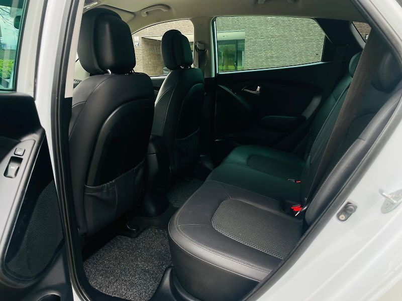 Hyundai ix35 2.0i 4x4 1MAJIITEL KAMER TAŽNÉ - fotka 37 z 46