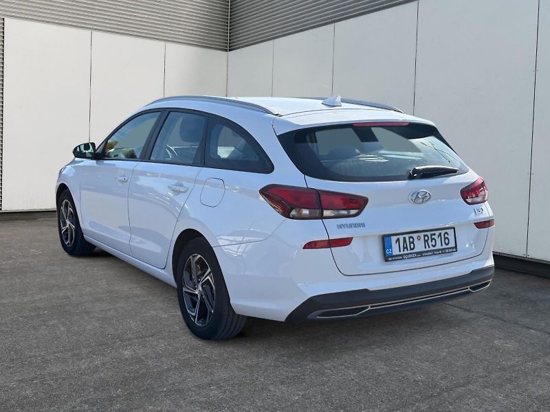 Hyundai i30 (2022) FAMILY COMFORT 1.5i 80kW CZ - fotka 4 z 11