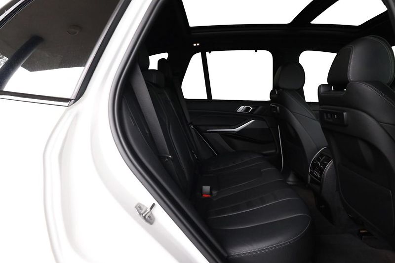 BMW X5 xDrive30d - fotka 9 z 30