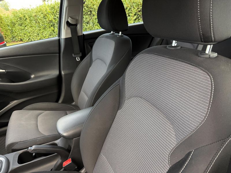 Hyundai i30 (2021) 1.0 t-gdi 88 kW / manual  - fotka 14 z 19
