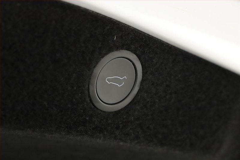 Tesla Model 3 (2024) Standard Range LFP, SoH 96% - fotka 14 z 19