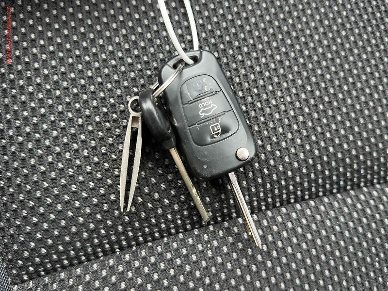 Hyundai i30 (2009) 1.6CVVT, ČR, AC - fotka 17 z 17