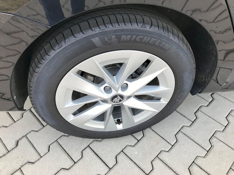 Škoda Octavia (2025) COMBI TOP SELECTION 1,5 TSI M- - fotka 13 z 29