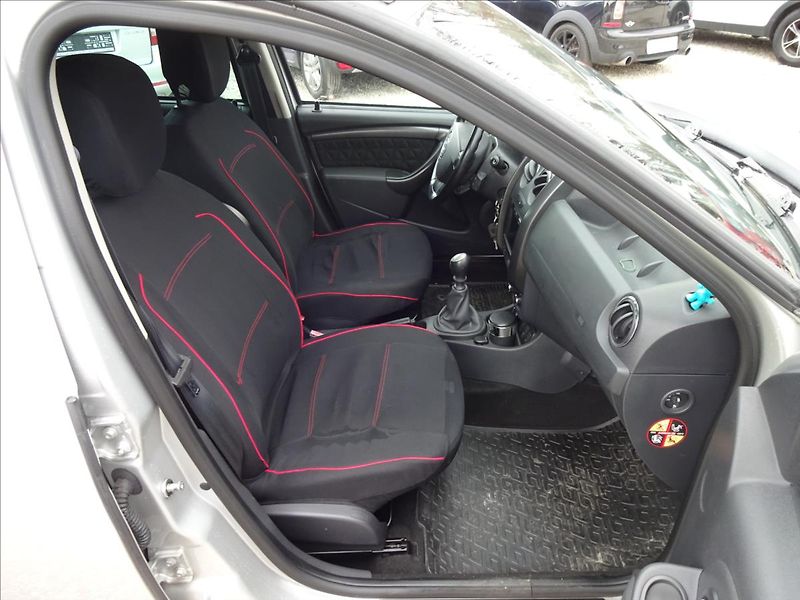 Dacia Duster 1,5 DCi 80kW 4X4 - fotka 28 z 45