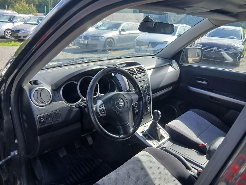 Suzuki Grand Vitara 1.9 DDiS, 4x4, nové rozvody - fotka 19 z 39