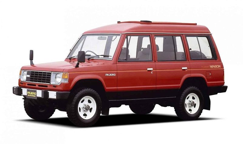 Mitsubishi Pajero při mezigeneračním setkání.