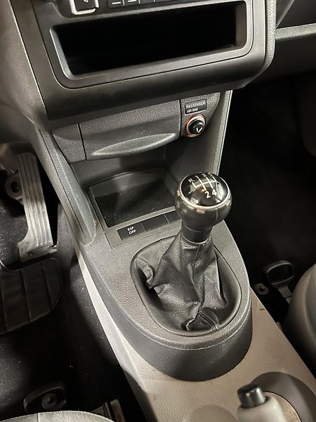 Volkswagen Caddy (2010) - fotka 12 z 20