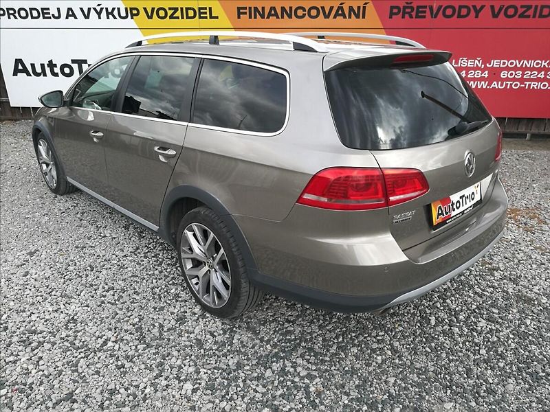 Volkswagen Passat 2,0 TDI Alltrack DSG 4motion - fotka 4 z 20