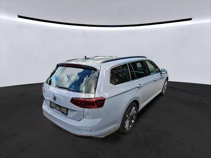 Volkswagen Passat 2,0 TDI PANORAMA WEBASTO TAŽNÉ - fotka 4 z 11