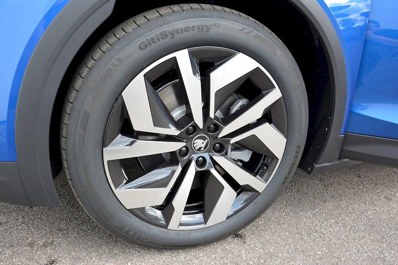 Škoda Elroq (2026) SportLine 85 82 kWh 210 kW - fotka 21 z 21