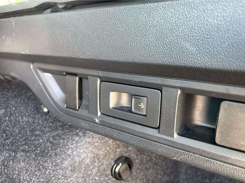 Škoda Octavia 2.0TDI 110 kW DSG EXCLUSIVE SE - fotka 26 z 30