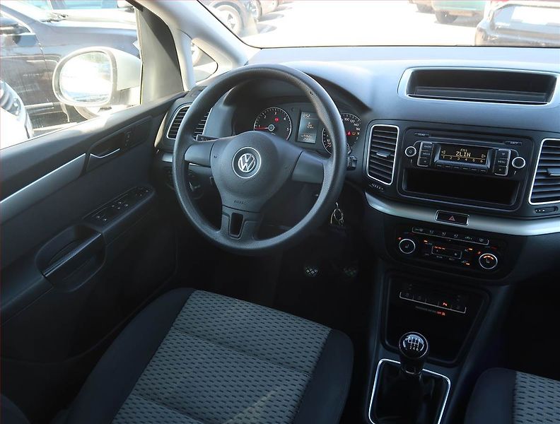 Volkswagen Sharan (2012) 2.0 TDI, 7 míst, Serv.kniha - fotka 7 z 18