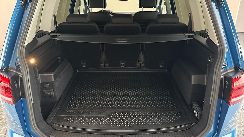 Volkswagen Touran 2.0 TDI DSG Highline - fotka 17 z 25