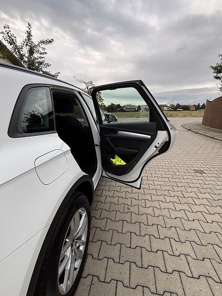Audi Q5 (2023) 2.0 55TFSI e 220kW 4x4 - fotka 8 z 25
