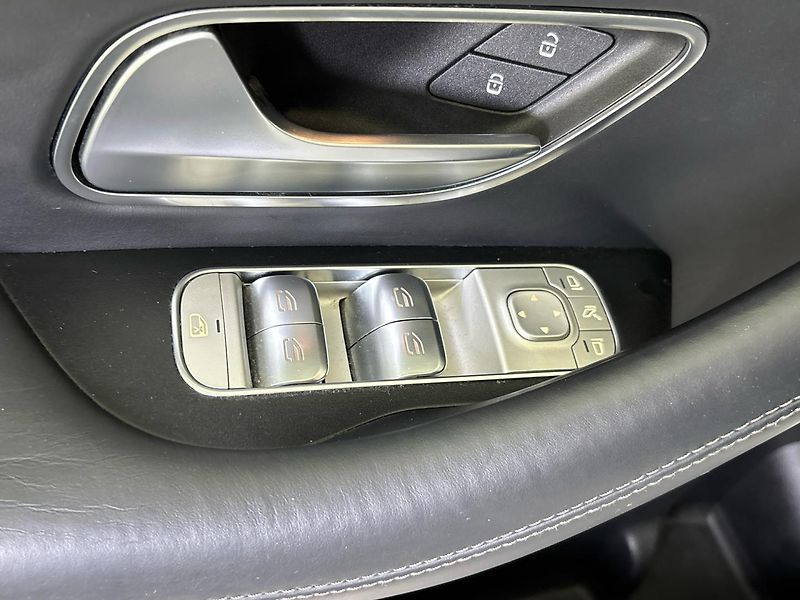 Mercedes-Benz GLE 400d 4MATIC - fotka 21 z 31