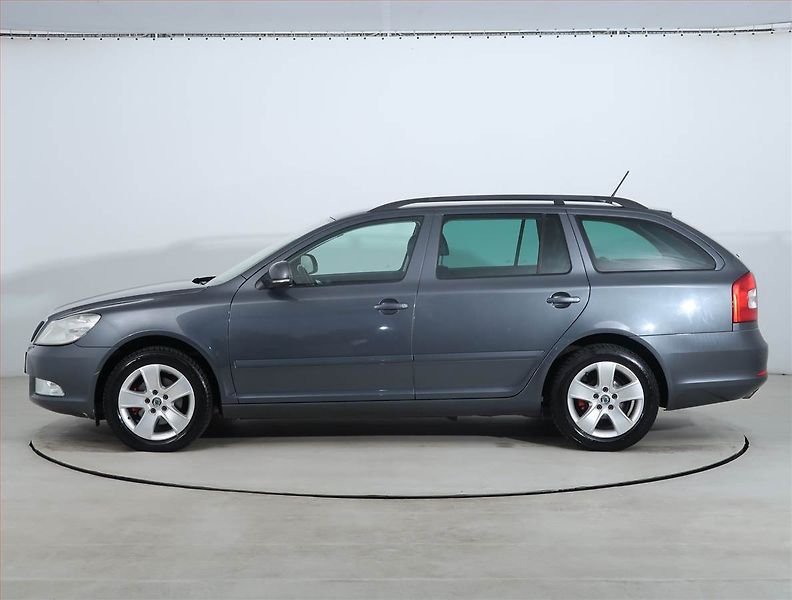 Škoda Octavia (2011) 1.6 TDI, Tempomat - fotka 3 z 19
