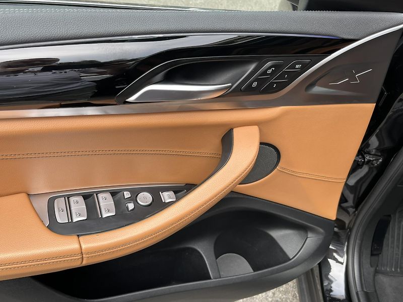 BMW X3 (2018) 30D xDRIVE LUXURY LINE - fotka 36 z 46