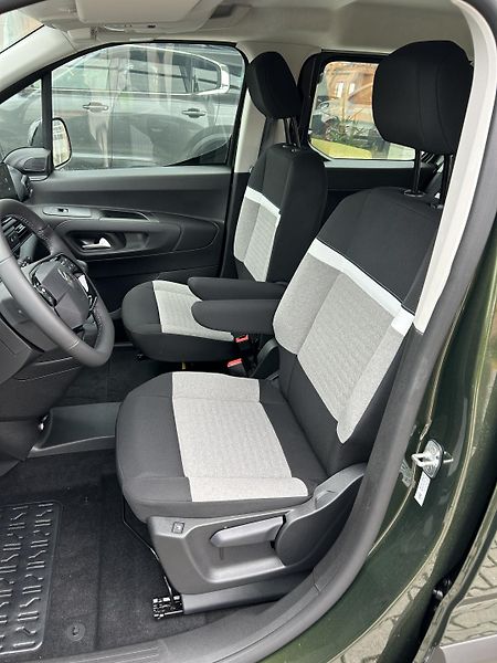 Citroën Berlingo (2026) PLUS 1,5 HDI 100k MAN6 - fotka 8 z 12
