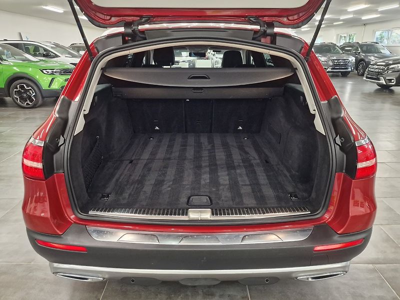 Mercedes-Benz 220 (2017) - fotka 27 z 74