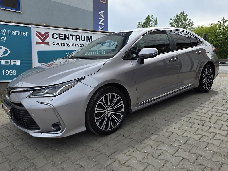 Toyota Corolla 1.6-NÍZKÉ KM-PRAVIDELNÝ SERVIS - fotka 6 z 26