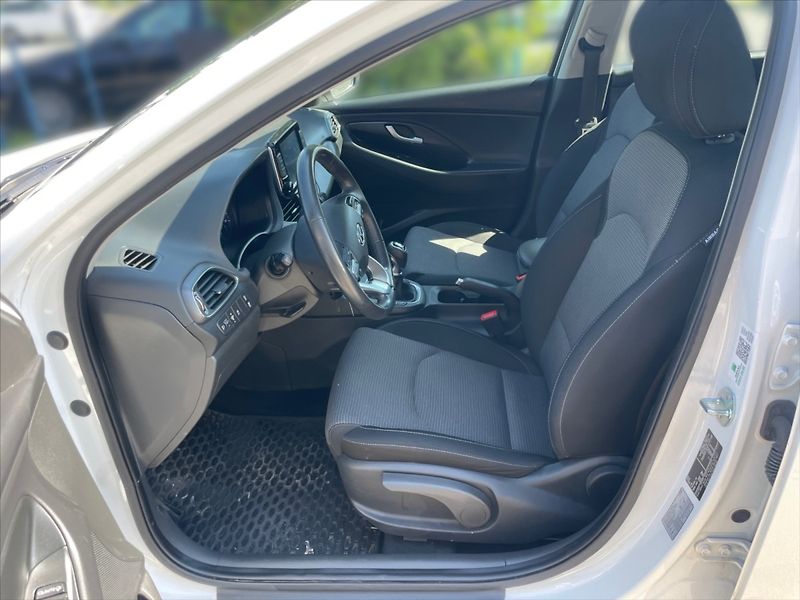 Hyundai i30 1,0 TGDI Family Comfort - fotka 7 z 11