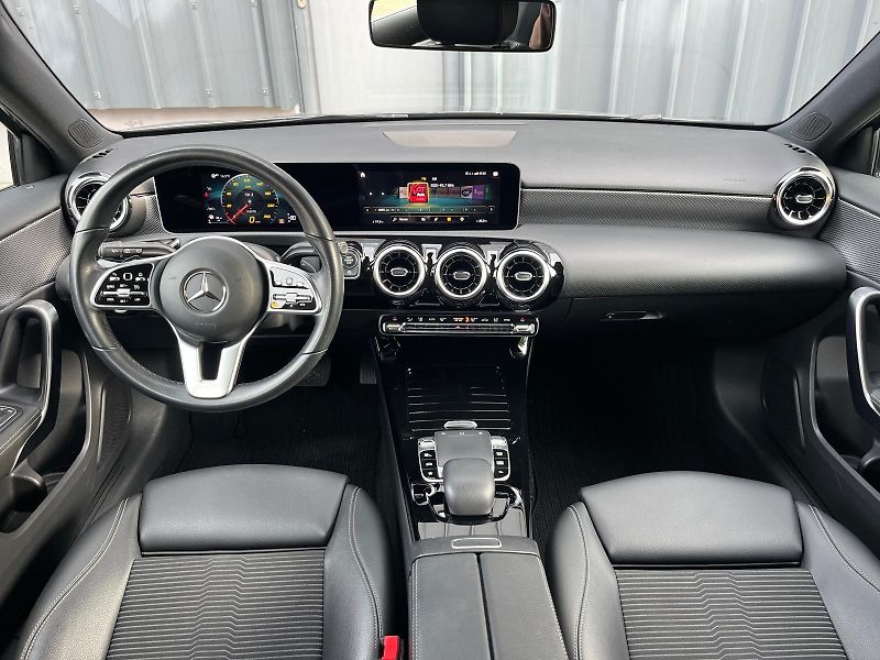 Mercedes-Benz Třídy A 220 4MATIC Progressive Line - fotka 12 z 15
