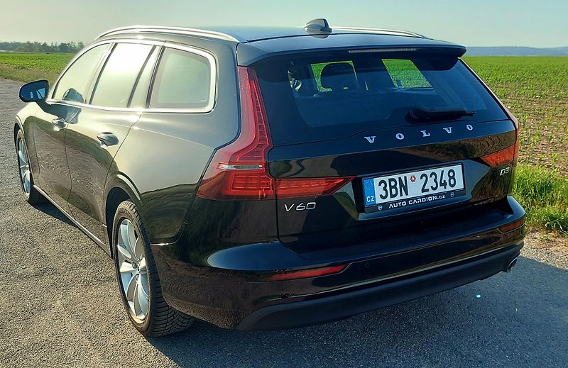 Volvo V60 (2019) Volvo V60, nové rozvody i STK - fotka 2 z 9
