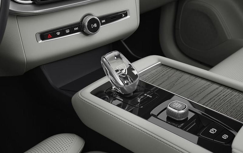 Volvo XC90 (2026) B5 ULTRA BRIGHT - fotka 14 z 15