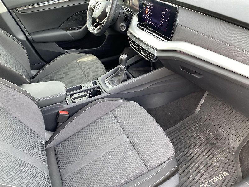 Škoda Octavia (2023) 2.0 TDI Style - fotka 8 z 35