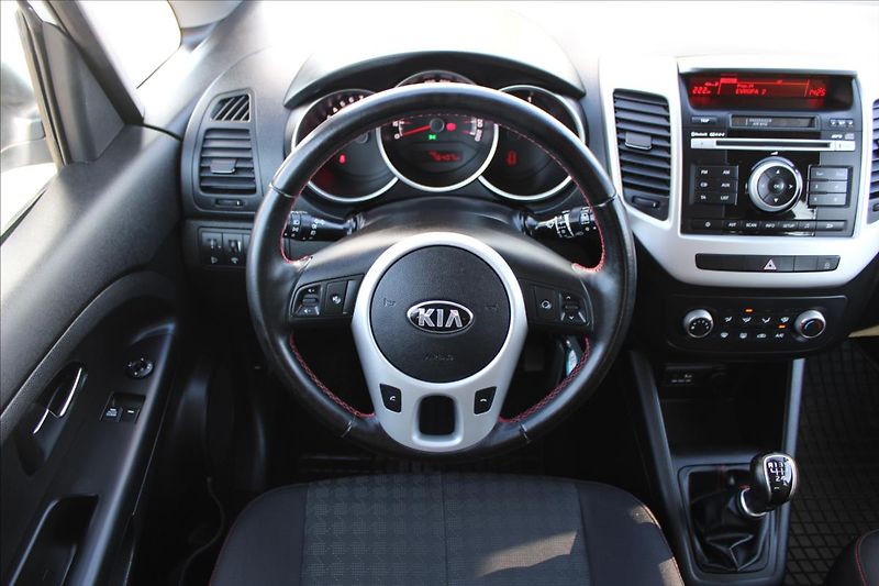 Kia Venga 1,4 i  NOVÉ V ČR,76TKM - fotka 10 z 21