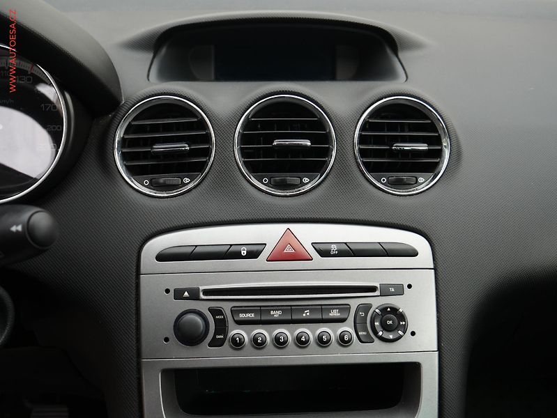 Peugeot 308 (2013) 1.6i, ČR, AAC - fotka 11 z 14