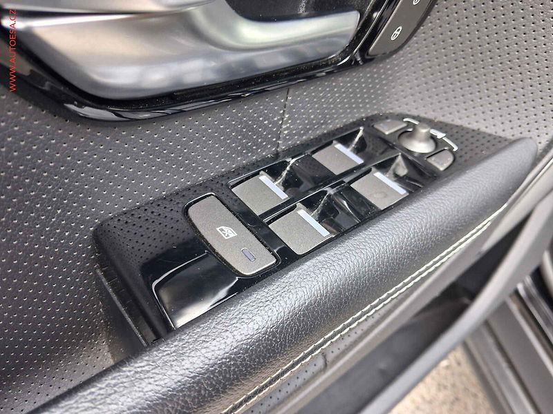 Land Rover Range Rover Evoque (2014) 2.2 SD4 4X4, Dynamic - fotka 13 z 18