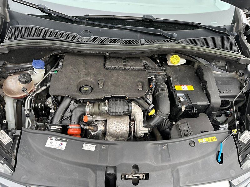 Peugeot 2008 (2014) 1.6Hdi 68Kw Allure - fotka 25 z 25