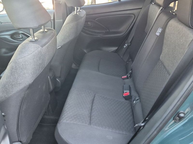 Toyota Yaris Cross 1,5 HEV FWD Style 96 kW - fotka 10 z 24
