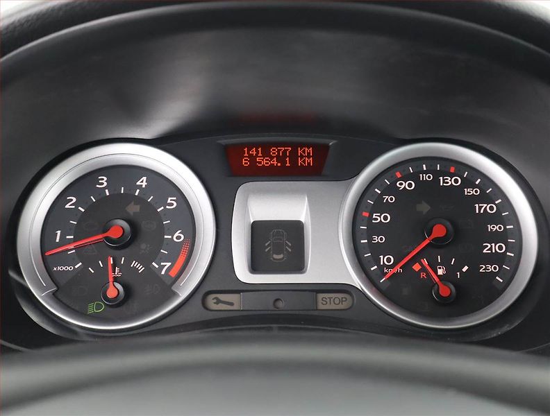Renault Clio (2008) 1.2 16V , slušný stav - fotka 11 z 15