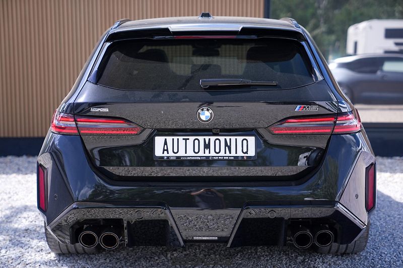 BMW M5 (2026) Touring xDrive M Drive,Pano - fotka 24 z 36
