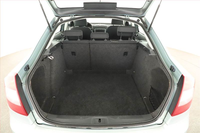 Škoda Octavia (2012) 1.6 TDI, Tempomat - fotka 10 z 13