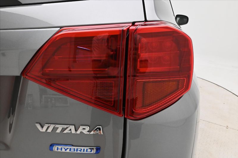Suzuki Vitara 1,4 HYBRID 95kW Active Záruka - fotka 28 z 29