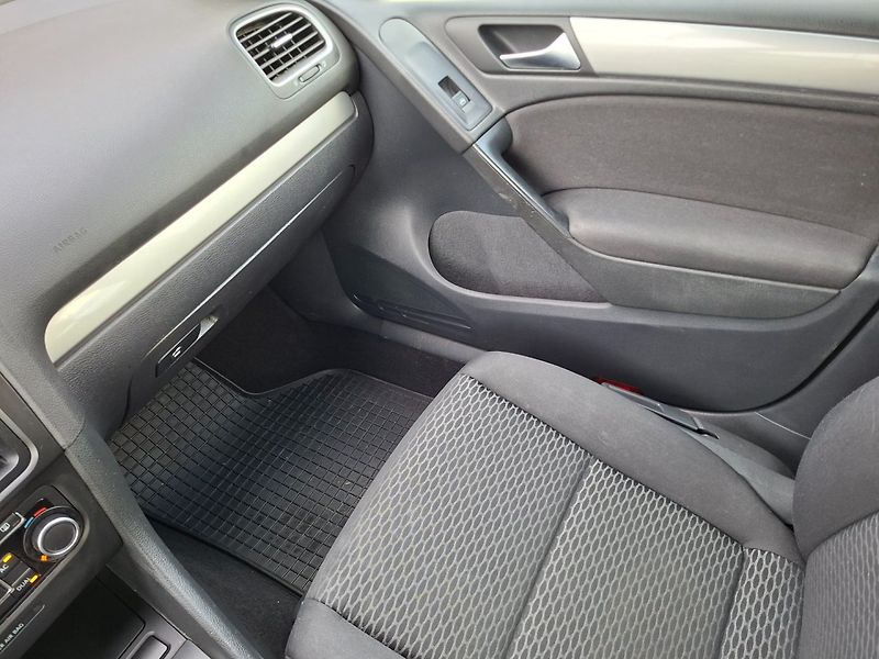 Volkswagen Golf (2011) 1.2TSI 63kW -NOVÉ ČR-S.KNIHA - fotka 14 z 38
