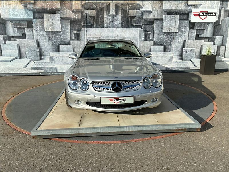 Mercedes-Benz SL (2002) 5.0 V8, 225KW - fotka 2 z 31