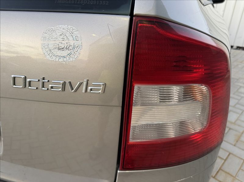 Škoda Octavia 2,0 TDI ELEGANCE tažné původČR - fotka 16 z 50